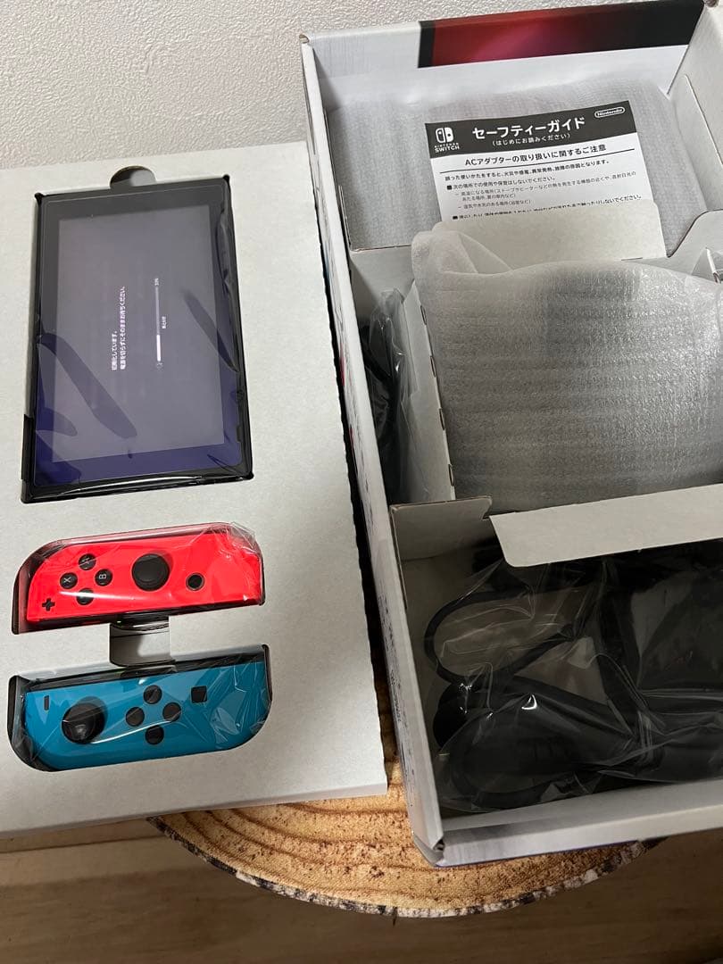 Nintendo Switch ニンテンドースイッチ本体　ネオン