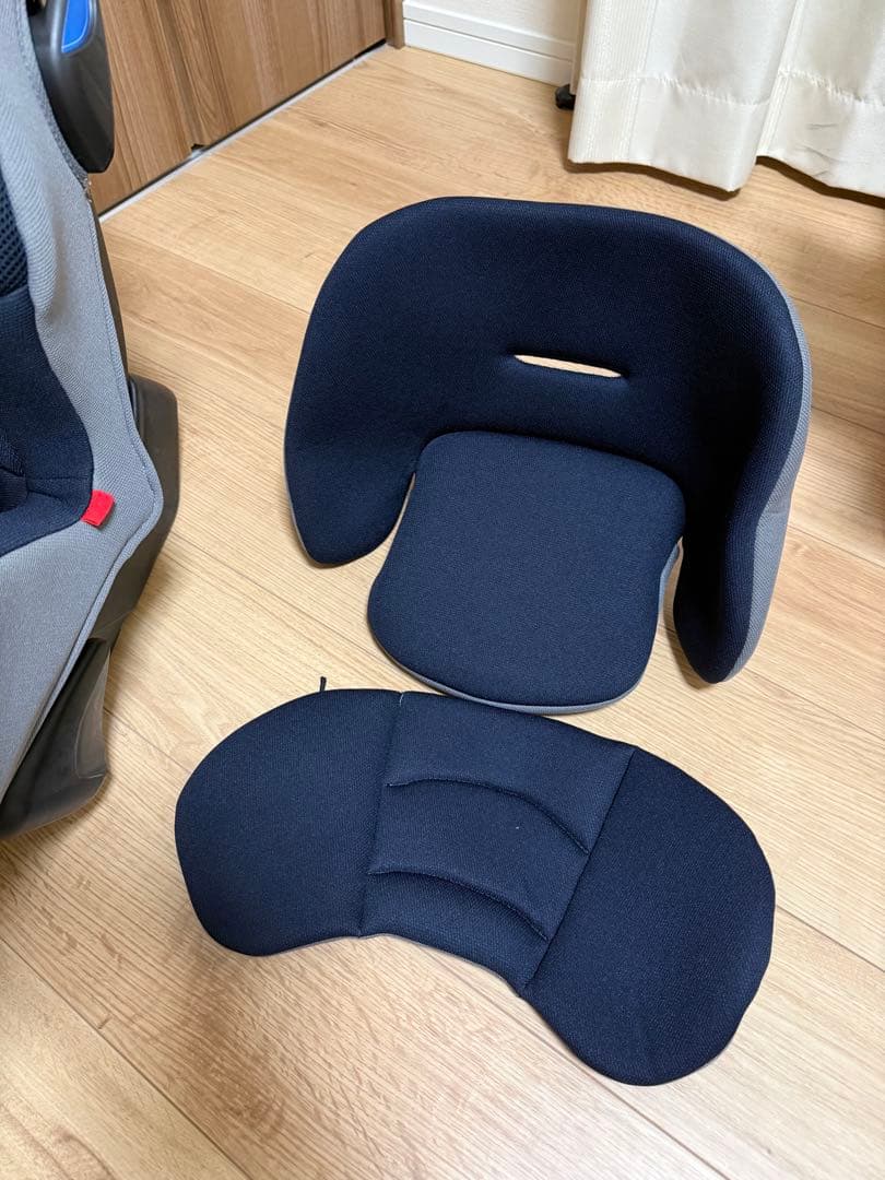 【トイザらス限定】コンビ ウィゴー ロングメッシュ シンプライトチャイルドシート