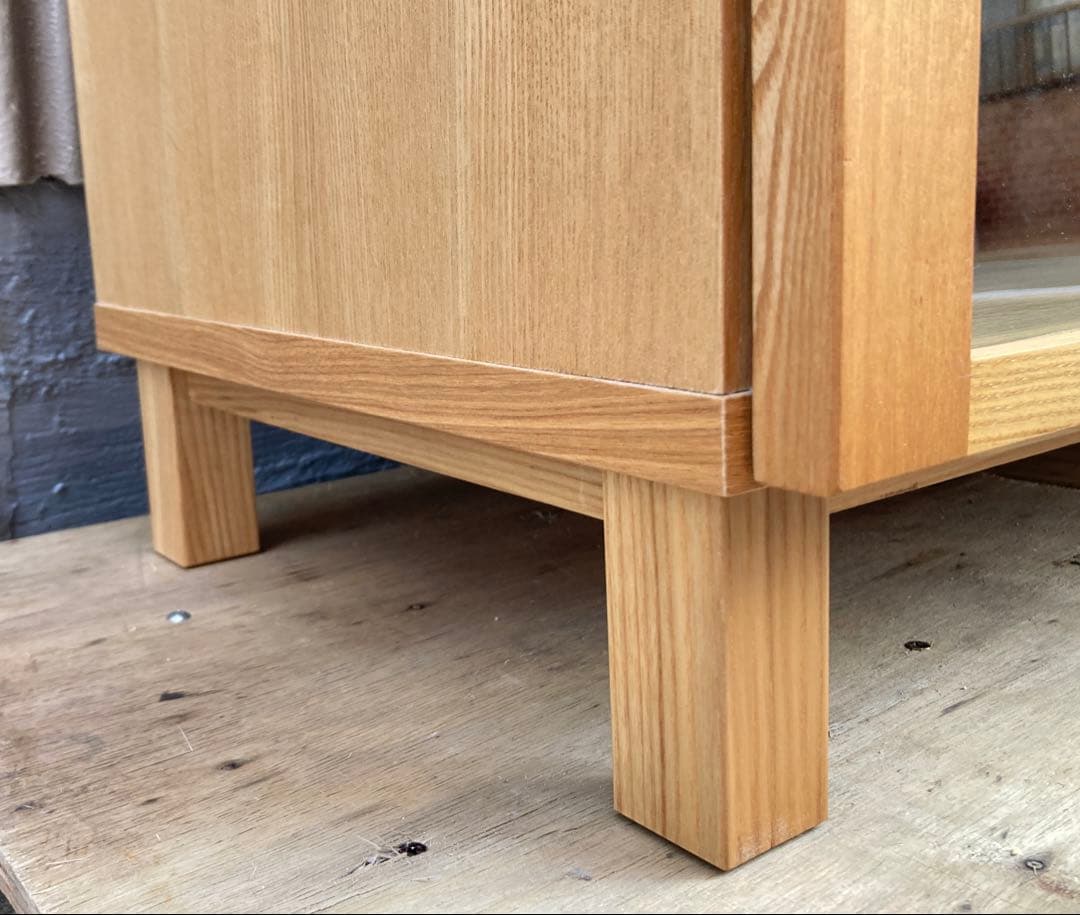 無印良品　ガラス扉キャビネット