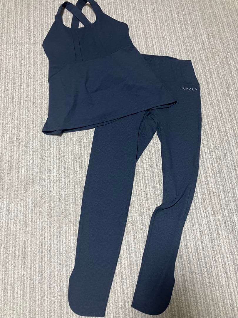 SUKALA フレアーバッククロスタンクトップ　レギンス　セットアップ　ネイビー