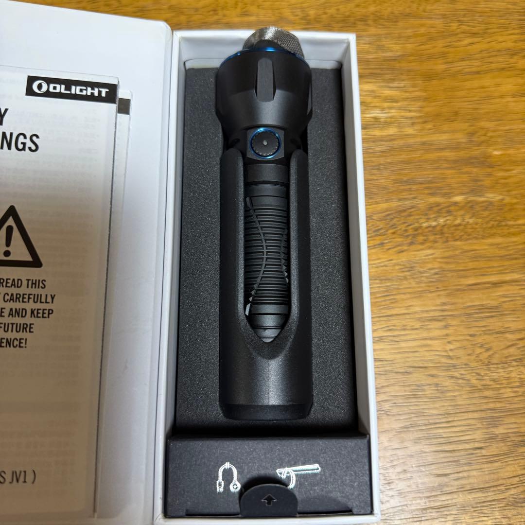 OLIGHT Javelot 懐中電灯 1350ルーメン