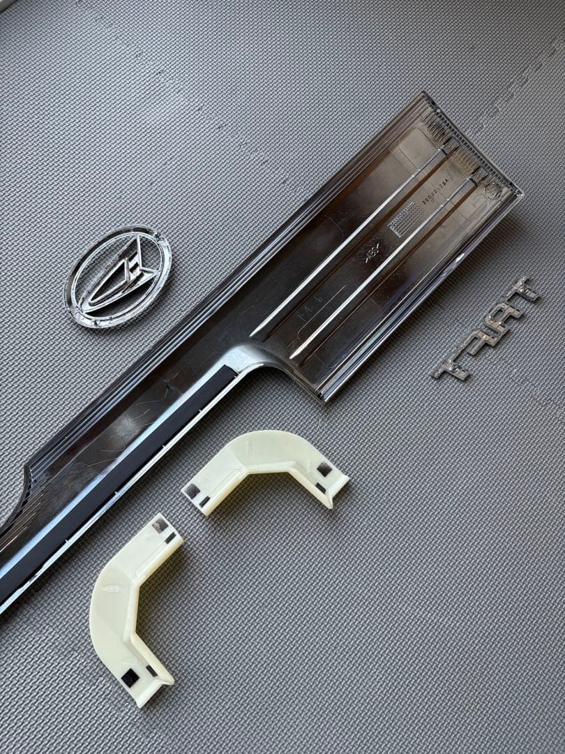 ダイハツ　タフト　LA900S/LA910S　リアガーニッシュ　純正用品