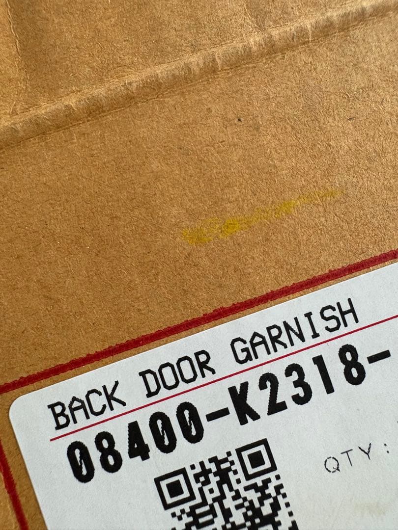 ダイハツ　タフト　LA900S/LA910S　リアガーニッシュ　純正用品