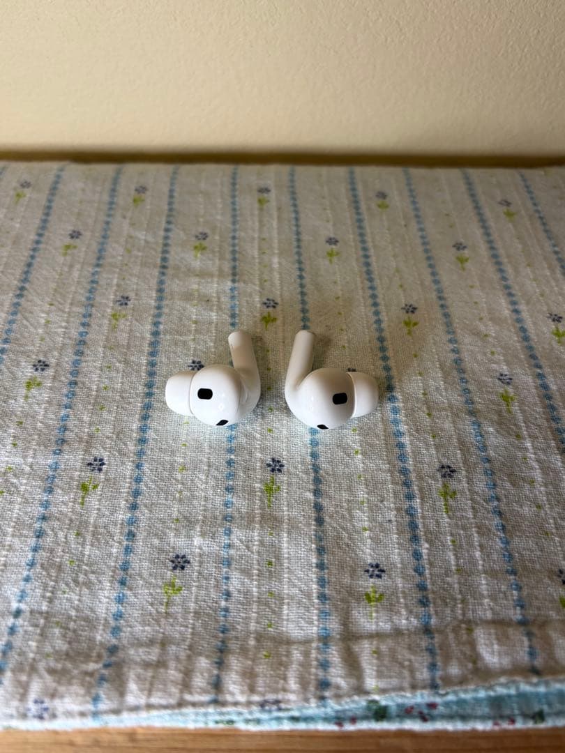 【美品】AirPods Pro（第2世代）　ライトニング版