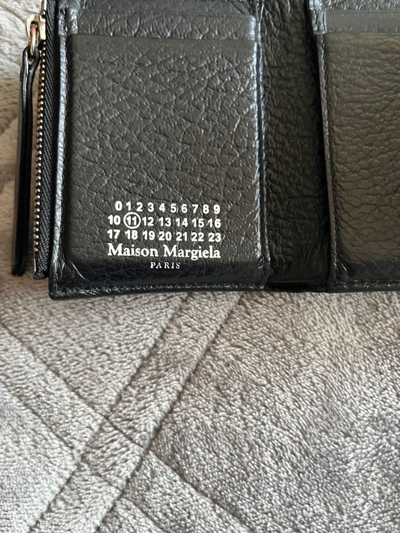 マルジェラ　三つ折り財布