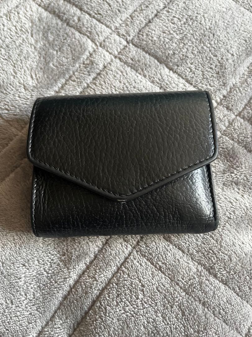 マルジェラ　三つ折り財布