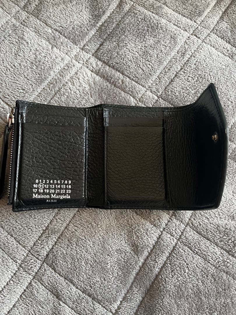 マルジェラ　三つ折り財布