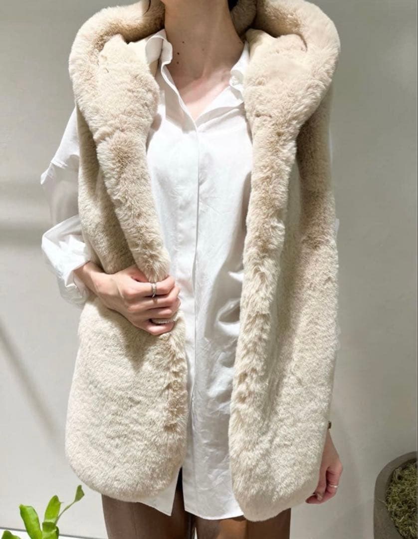 アルアバイル　ルルウィルビー フェイクファーフーディジレ