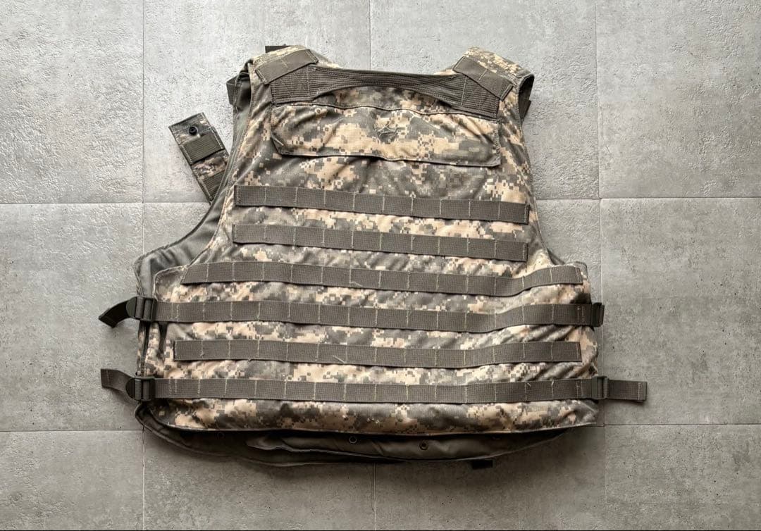 米軍　アメリカ軍　ACU OTV アーマー　ボディアーマー　実物