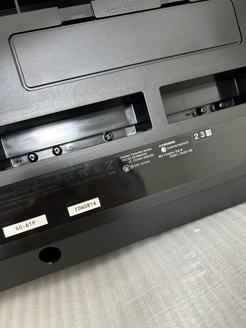 ローランド　電子ピアノ　GO:PIANO 譜面台付、ペダル付　GO-61P