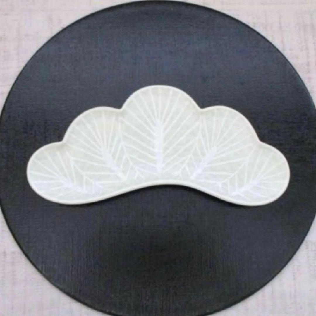 【新品】【大人気】有田焼幸楽窯　錦銀松葉形前菜皿　縁起物