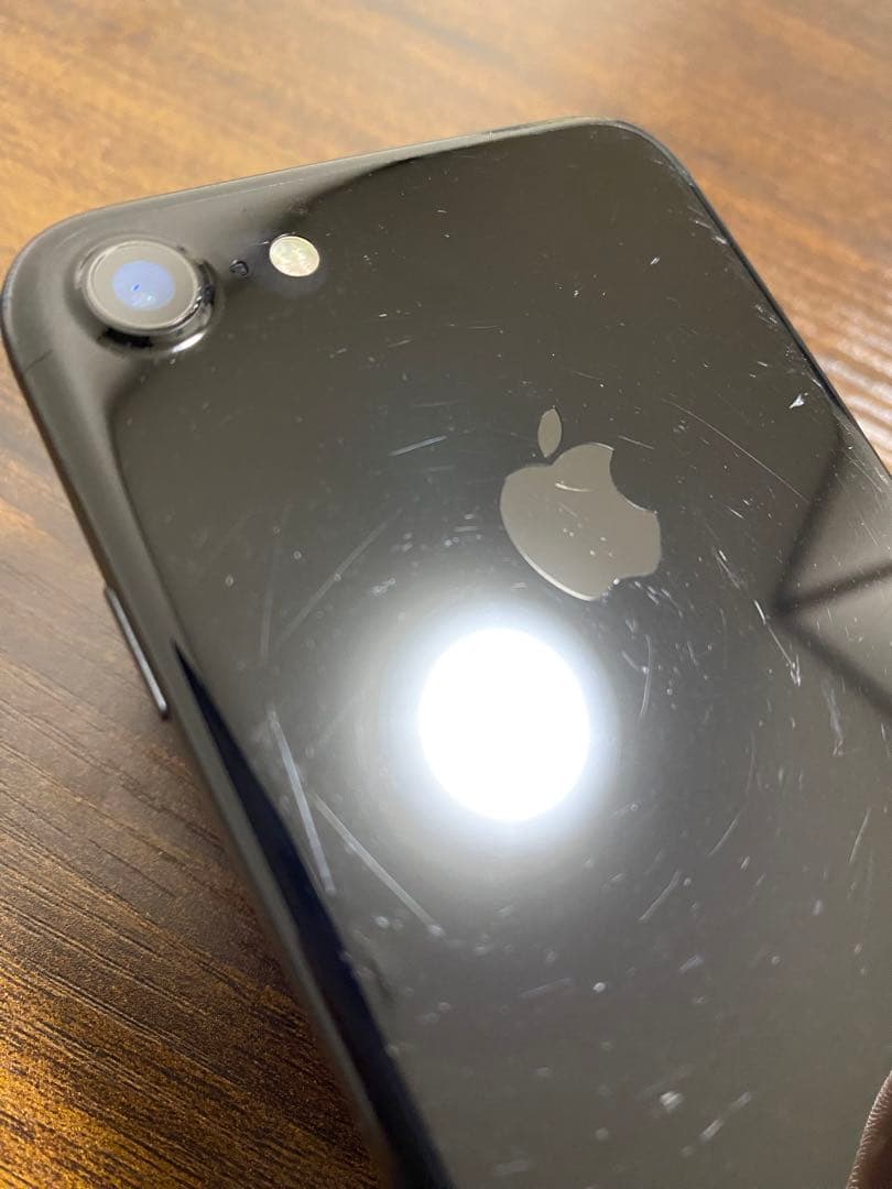 iPhone7ジェットブラック(128GB) Apple純正ケース(ブラック)