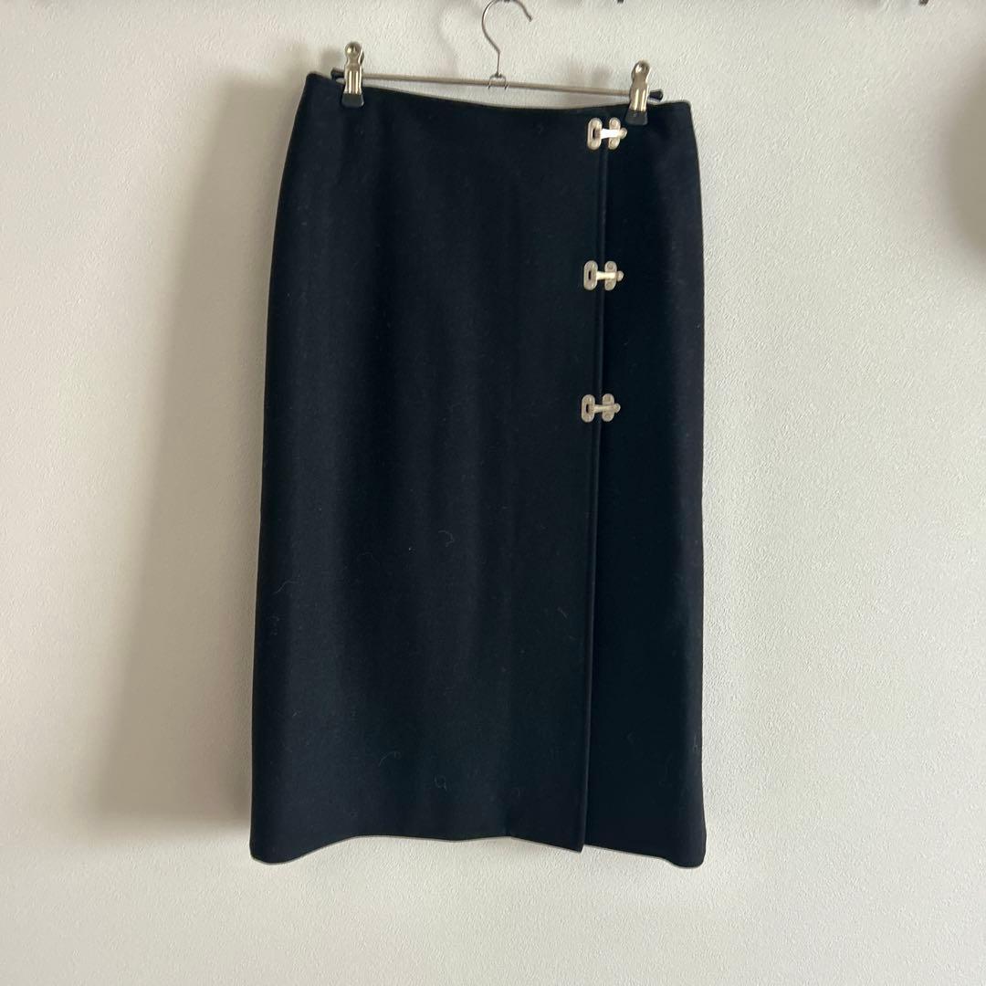 ★CELINE★黒いボタン付きひざ丈タイトスカート