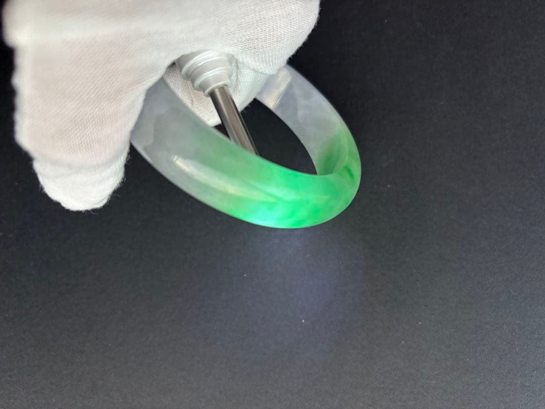 お値下げ【鑑定書付】翡翠バングル　天然翡翠　ミャンマー産　59mm