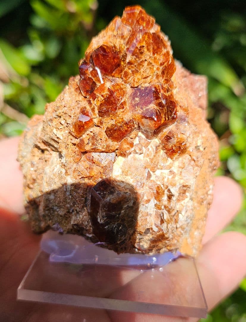 ネガティブエネルギーから強力に守護する‼️ ガーネット原石