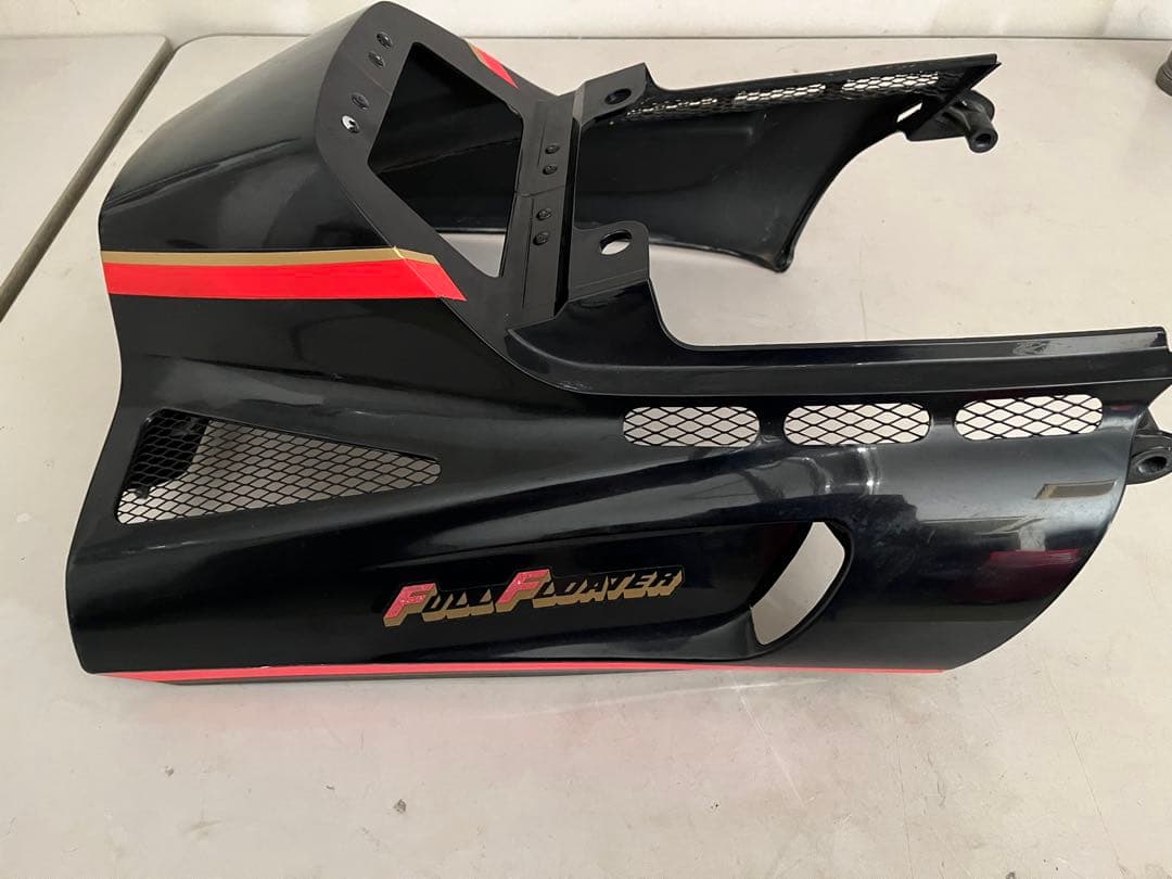 RG400 500 ガンマ　Walter Wolf リア　カウル