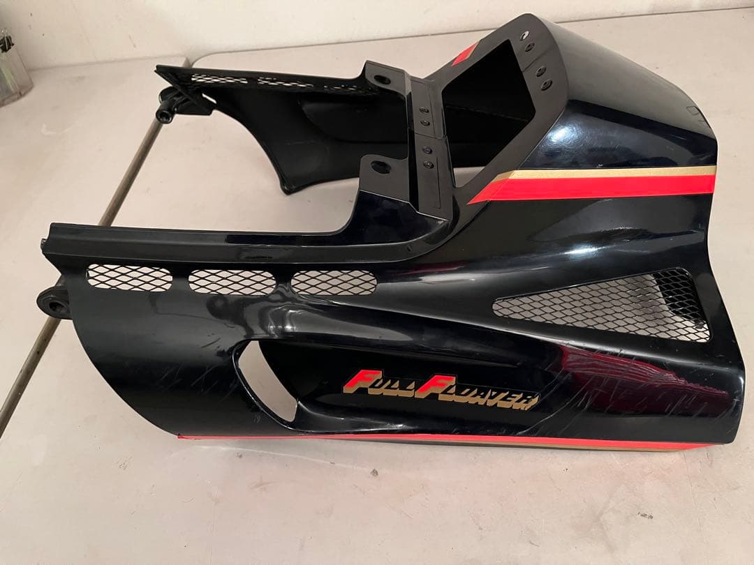 RG400 500 ガンマ　Walter Wolf リア　カウル