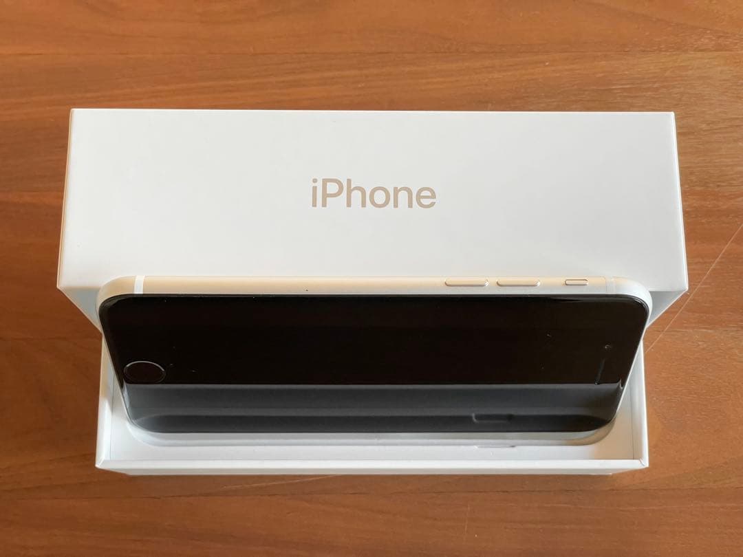 Apple iPhone SE (第2世代) ホワイト　128GB