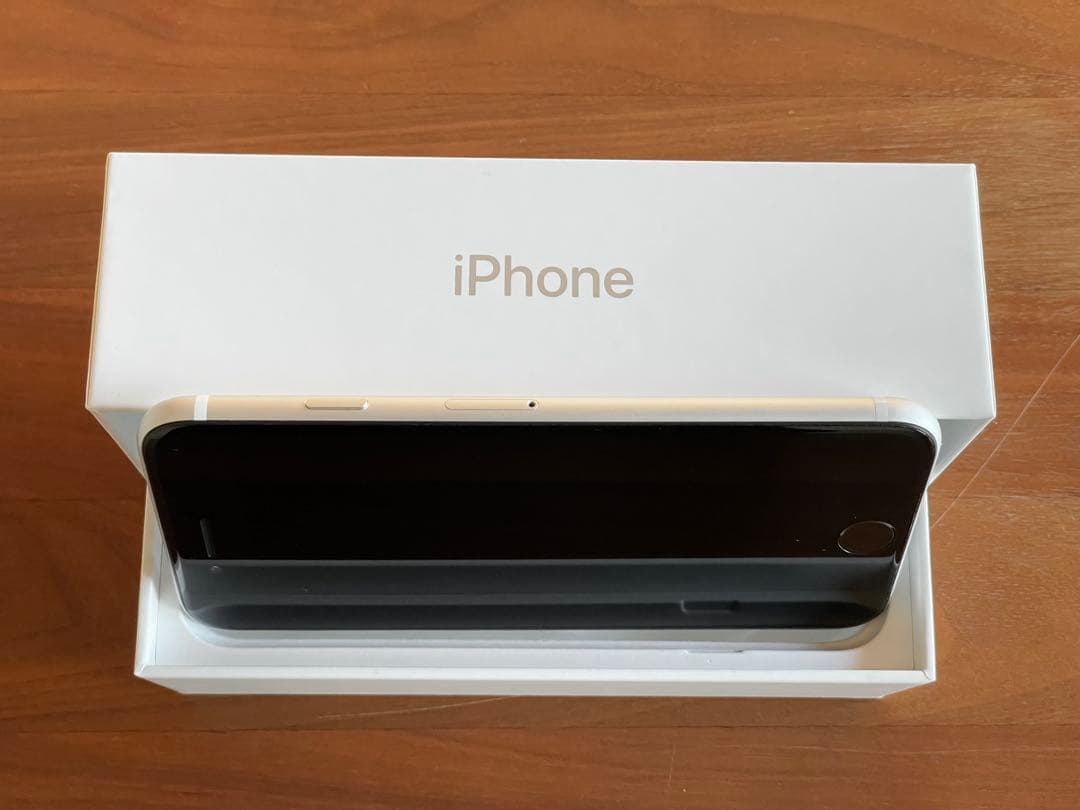 Apple iPhone SE (第2世代) ホワイト　128GB