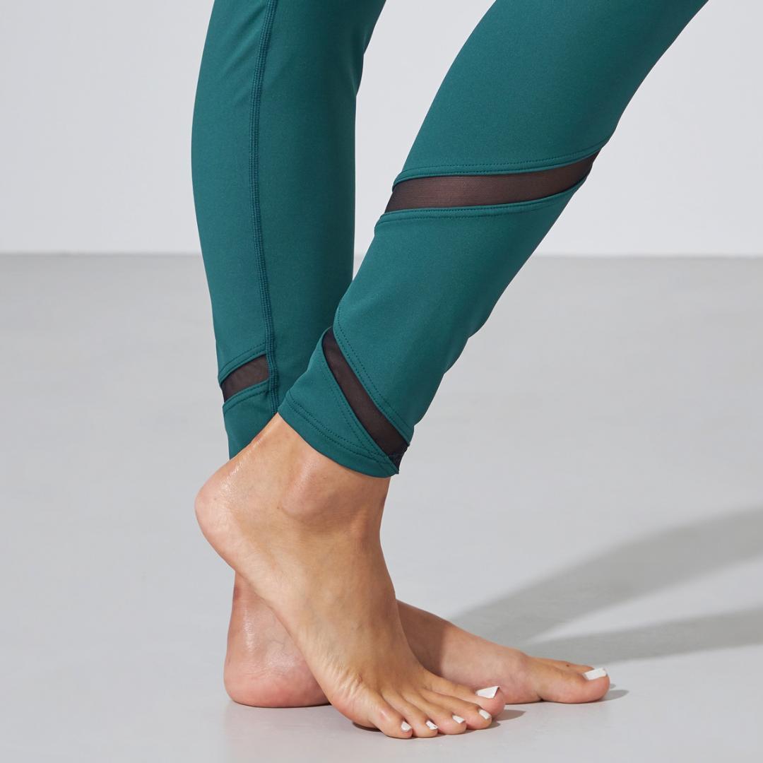 【新品】吸汗速乾レギンス S ホットヨガ 緑 メッシュ Chacott