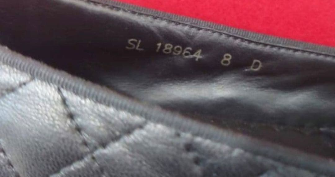 サルヴァトーレフェラガモ ヴァラ リボン キルティング フラットシューズ 8D