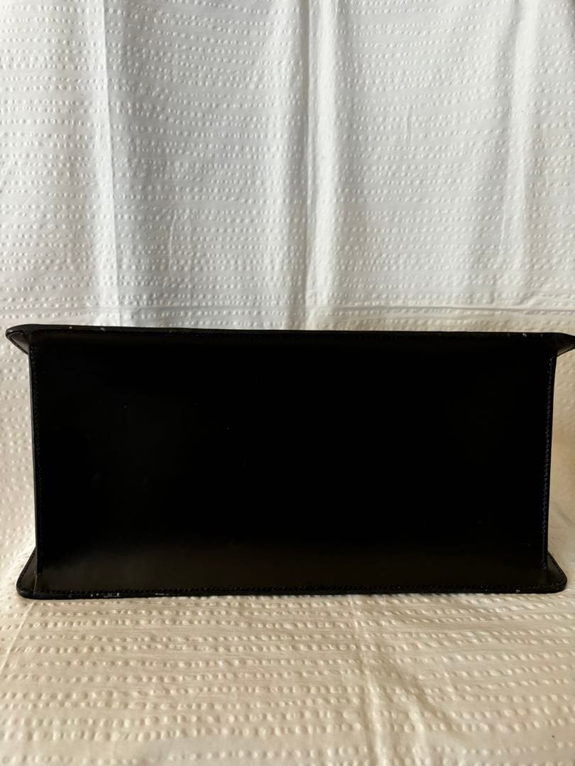 Louis Vuitton エピレザー ブラック ビジネスバッグ