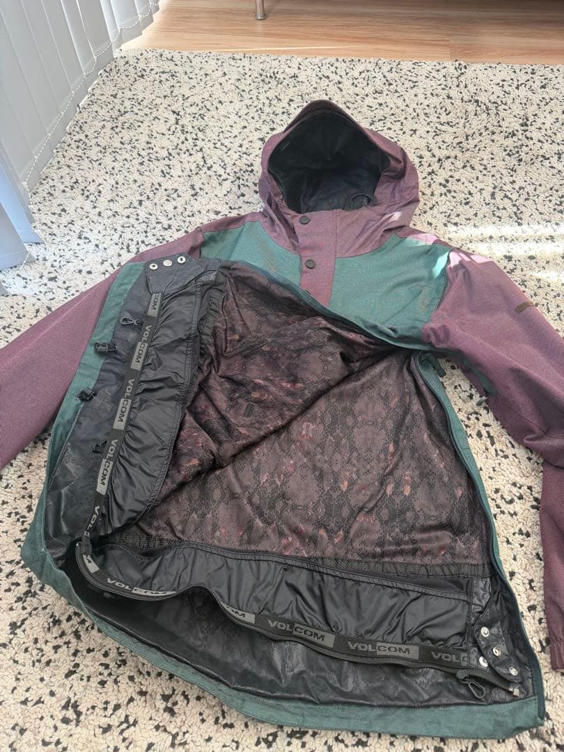 VOLCOM スノーボードウェア プルオーバー