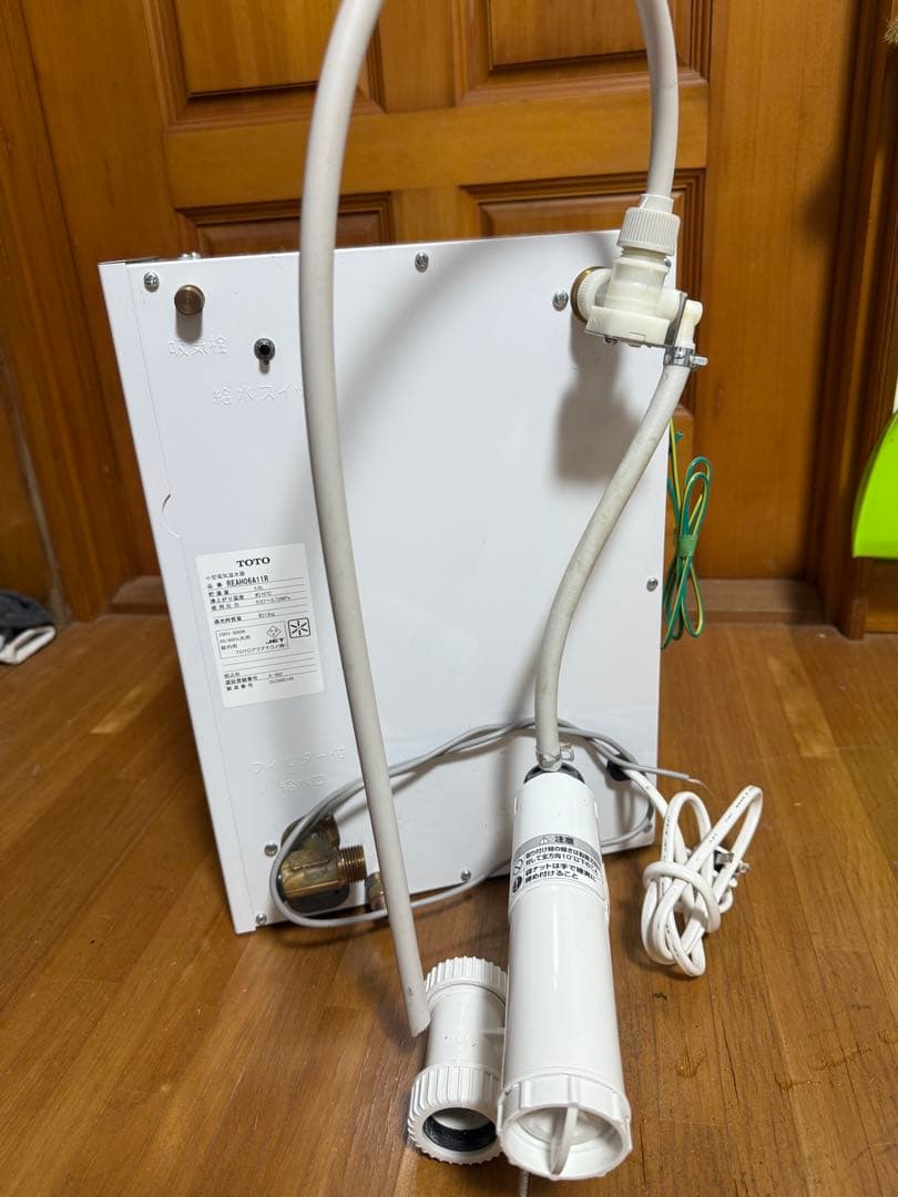 美品　TOTO 小型電気温水器　湯ぽっと　REAH06A11R
