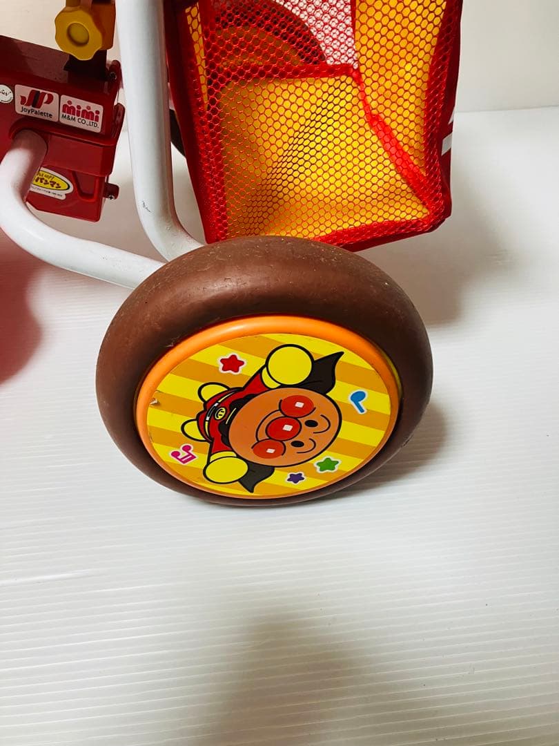 おでかけ三輪車 わくわくアンパンマンごう ピースII レッド