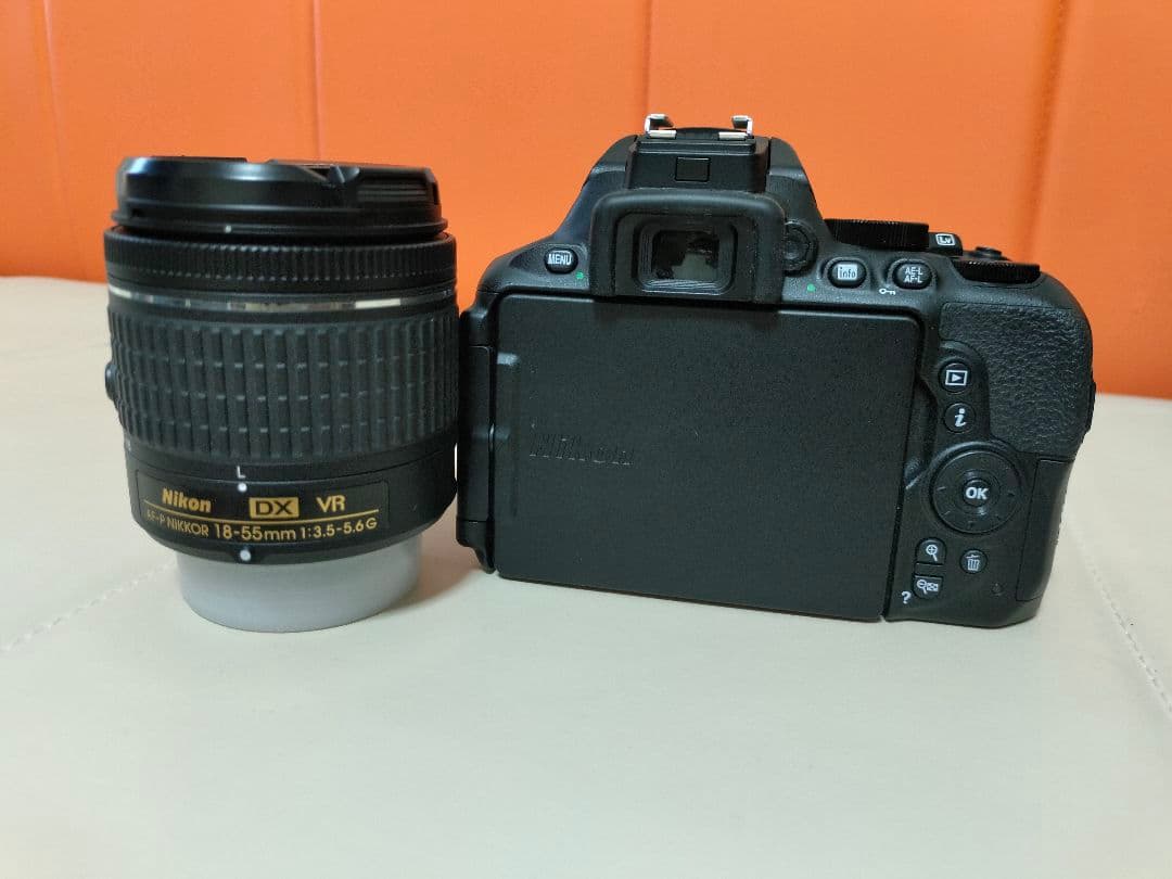 Nikon D5600 デジタル一眼レフカメラ