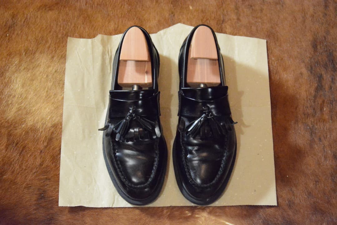 黒のレザー ローファー