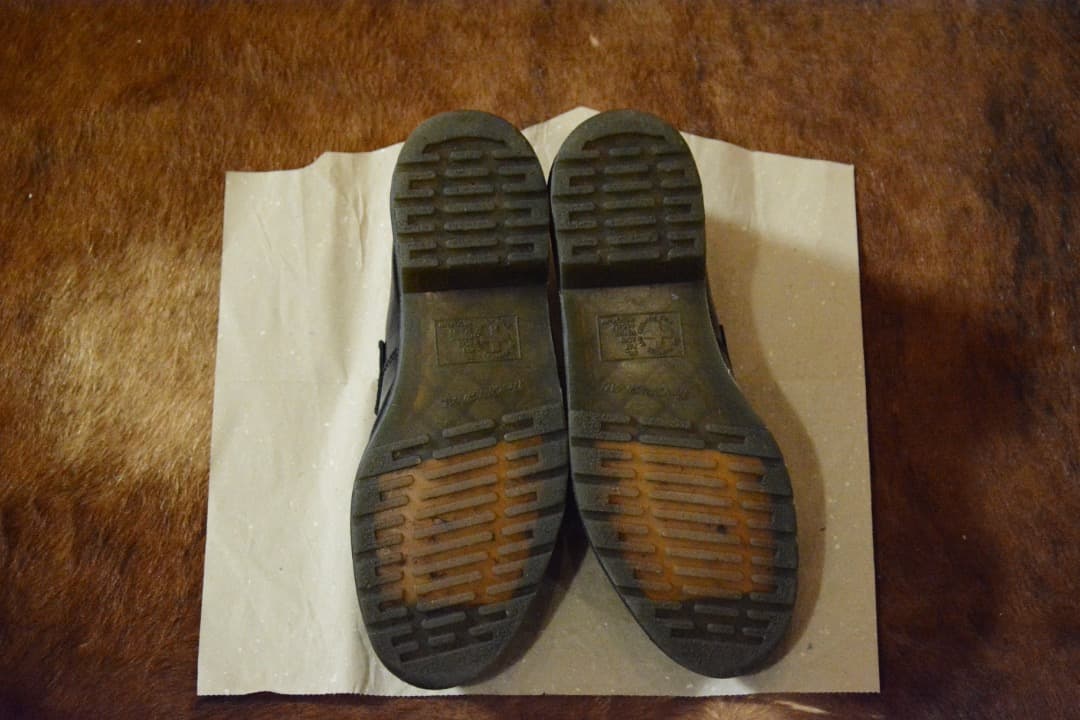 黒のレザー ローファー