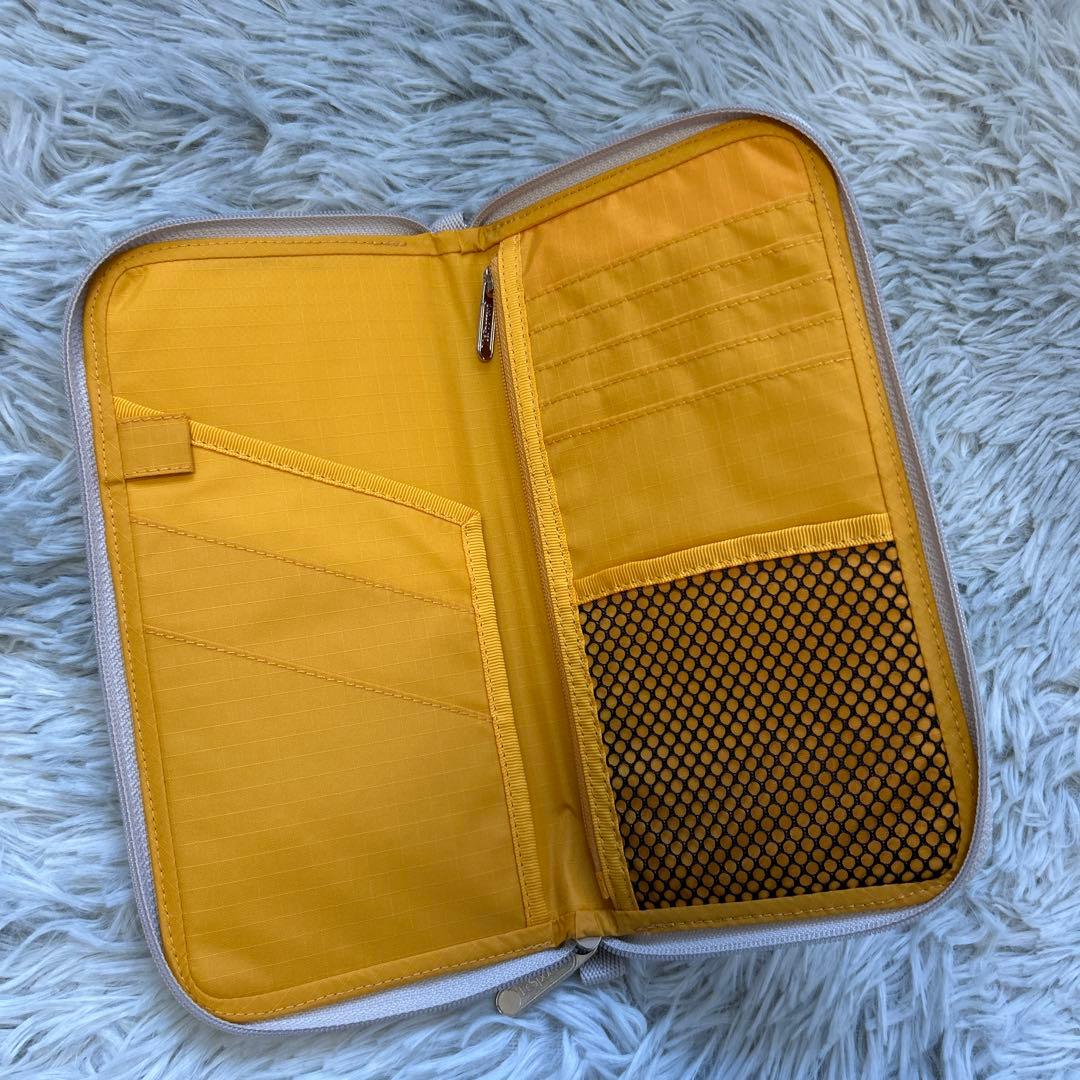 【新品】LeSportsac×ひとりっぷマルチトラベルウォレット サンドベージュ