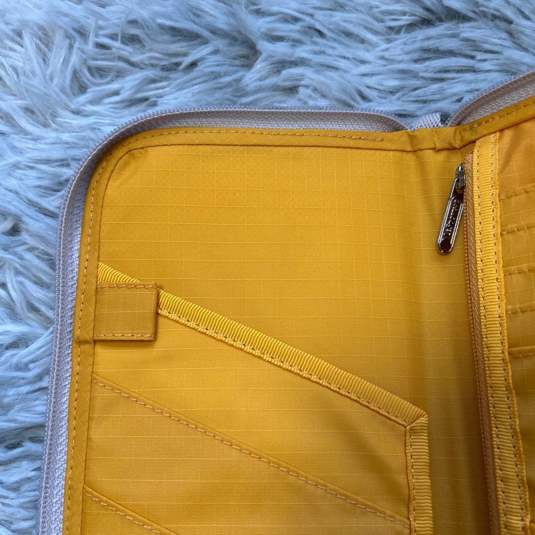 【新品】LeSportsac×ひとりっぷマルチトラベルウォレット サンドベージュ