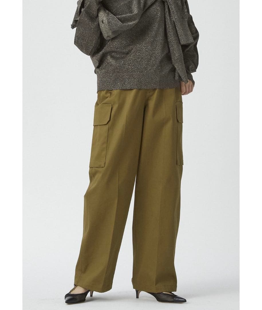 プルミエアロンディスモン　カーキ色　コットンツイルカーゴパンツ　ワイド