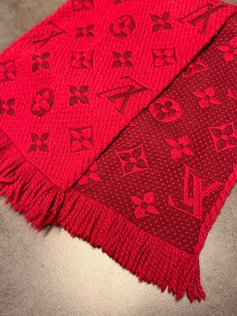 ルイヴィトン　赤マフラー