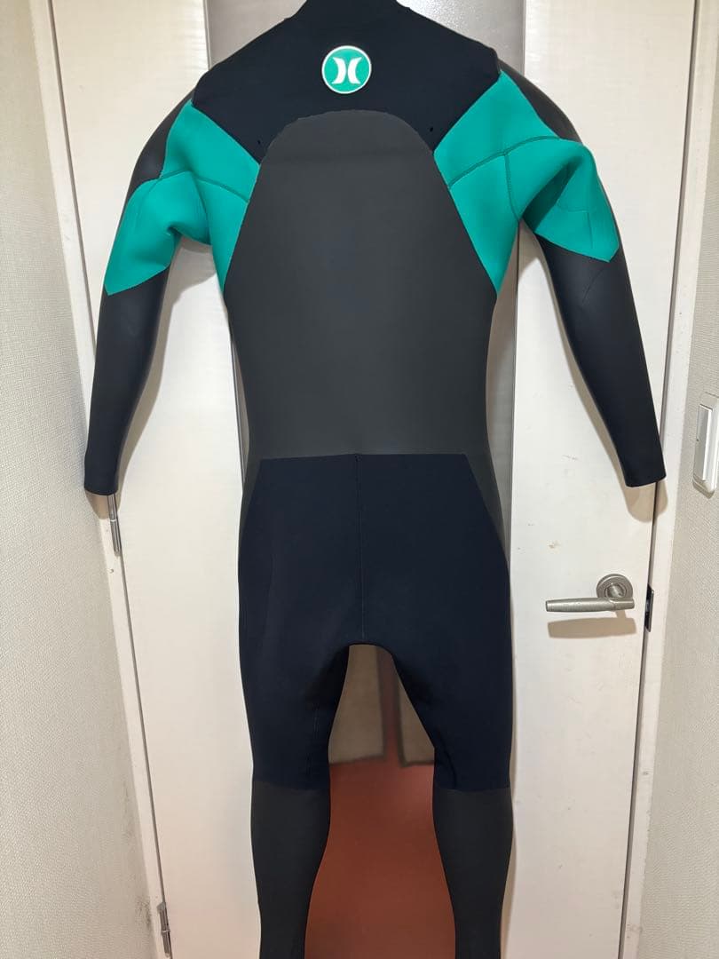 使用少なめ！　Hurley　セミドライ　チェストジップ　XLサイズ相当　日本製