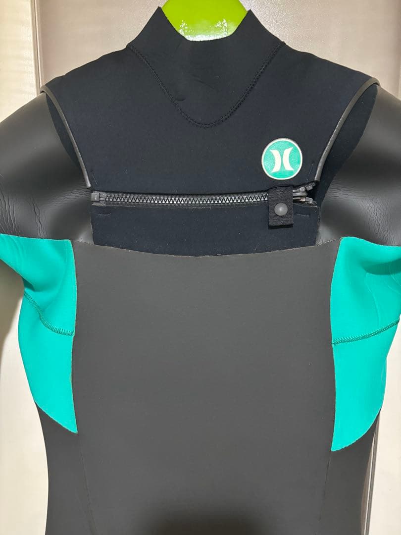 使用少なめ！　Hurley　セミドライ　チェストジップ　XLサイズ相当　日本製