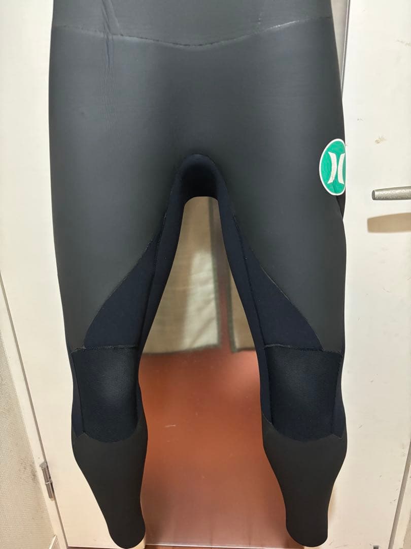 使用少なめ！　Hurley　セミドライ　チェストジップ　XLサイズ相当　日本製