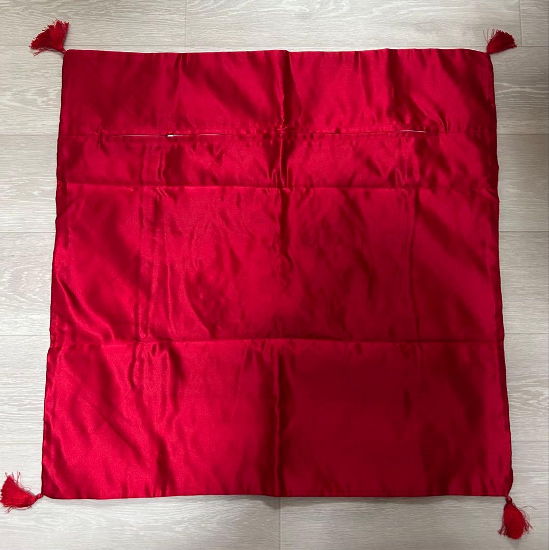 韓国鶴刺繍・幾何学模様のサテン座布団カバー4枚セット