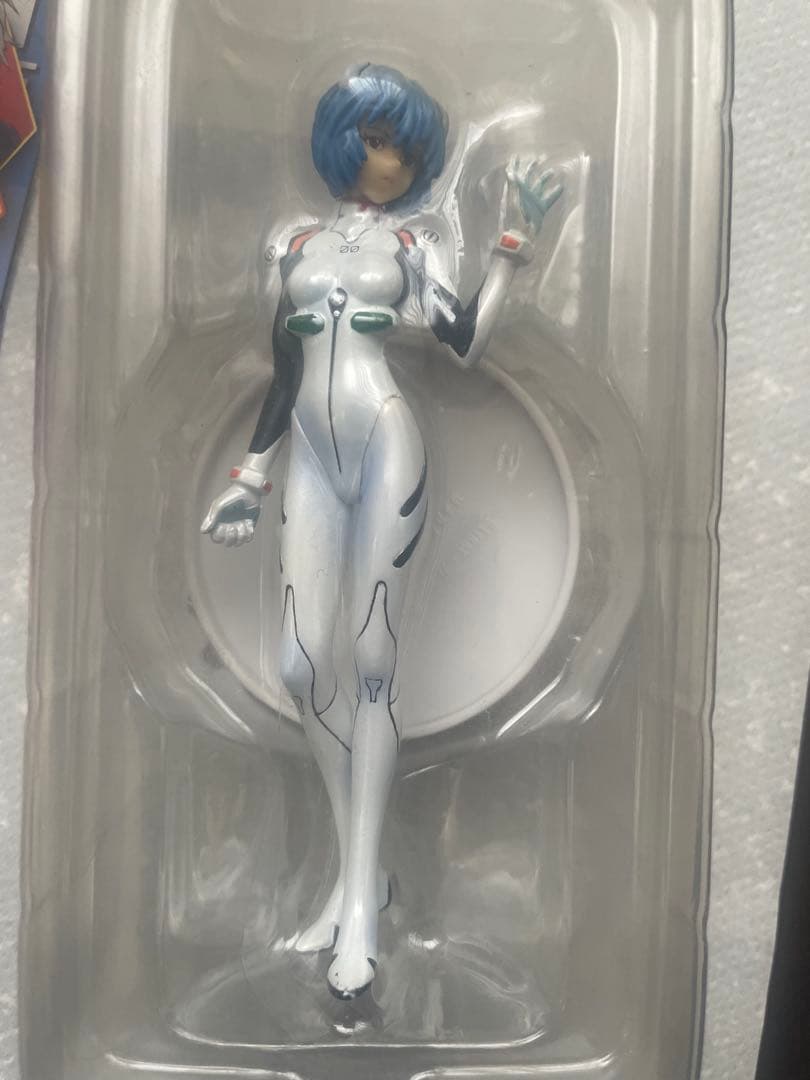 週刊エヴァンゲリオン　クロニクル　1〜50巻、フィギュアほか