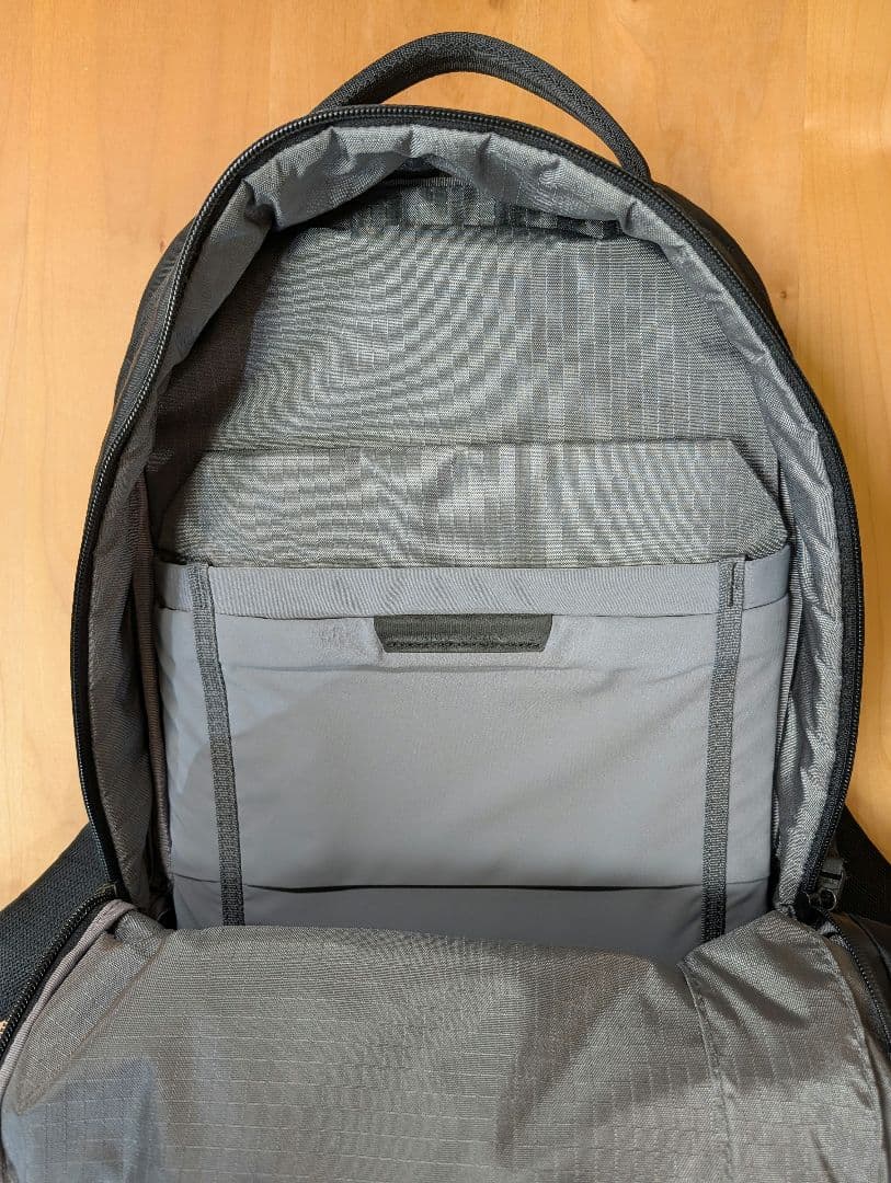 バッグ Able Carry Daily Plus (Black) X-PAC