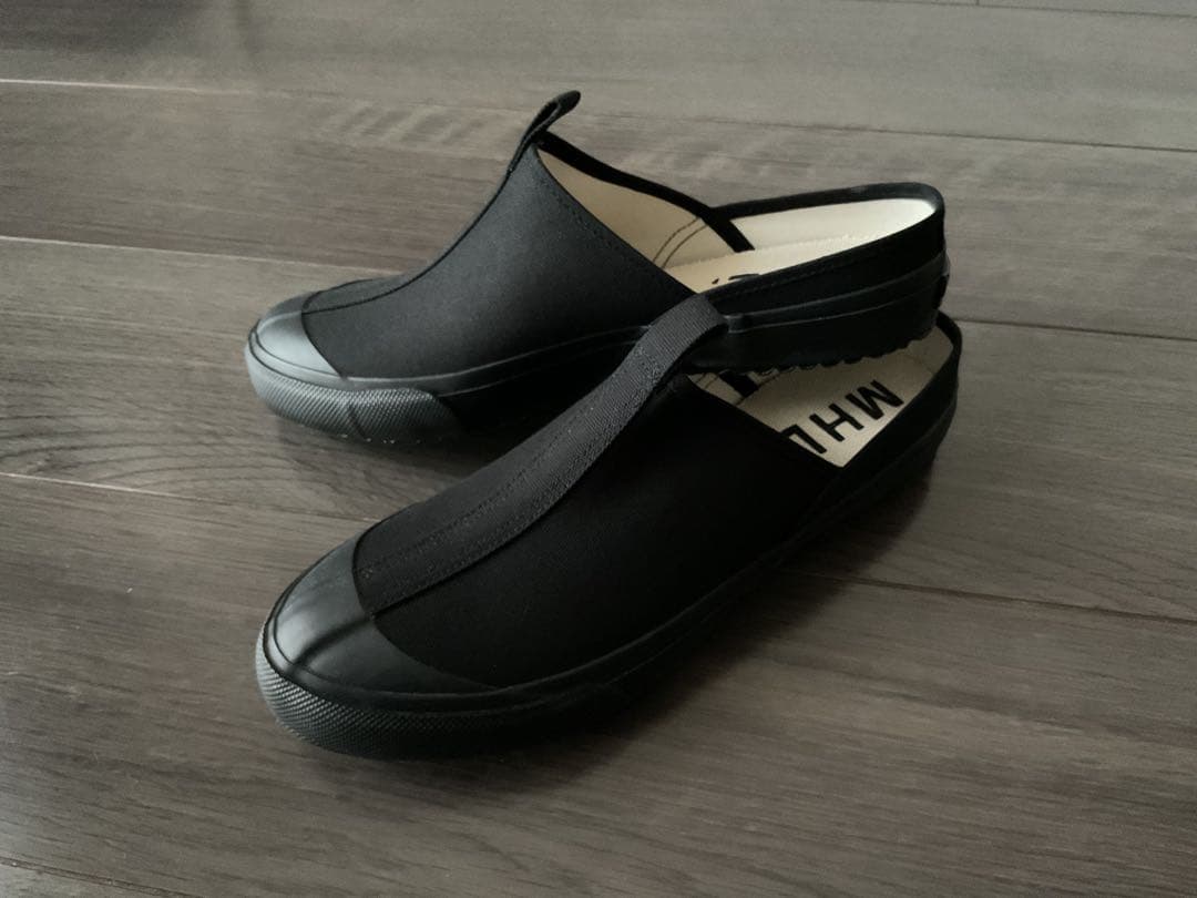 M.H.L.×ムーンスターのサンダル