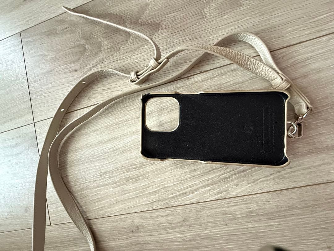 美品！ボナベンチュラiPhone 13 Pro・Greige（グレージュ）