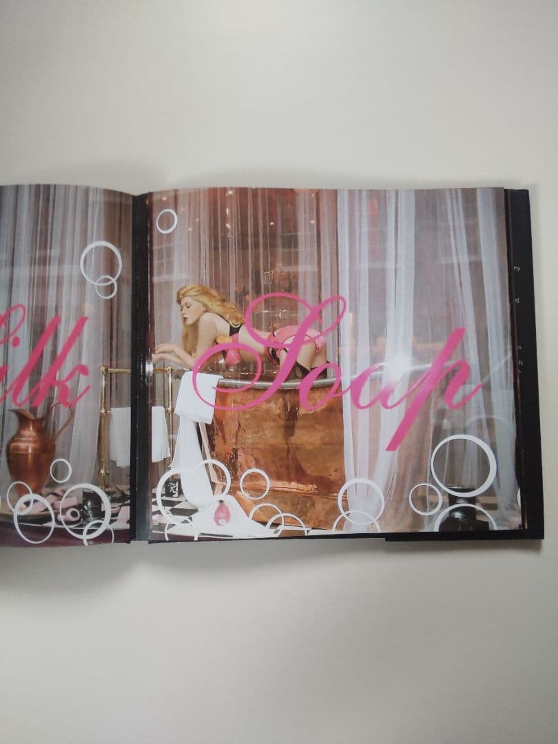 〈Kinu3〉ギイ・ブルタン＆Agent Provocateur セット