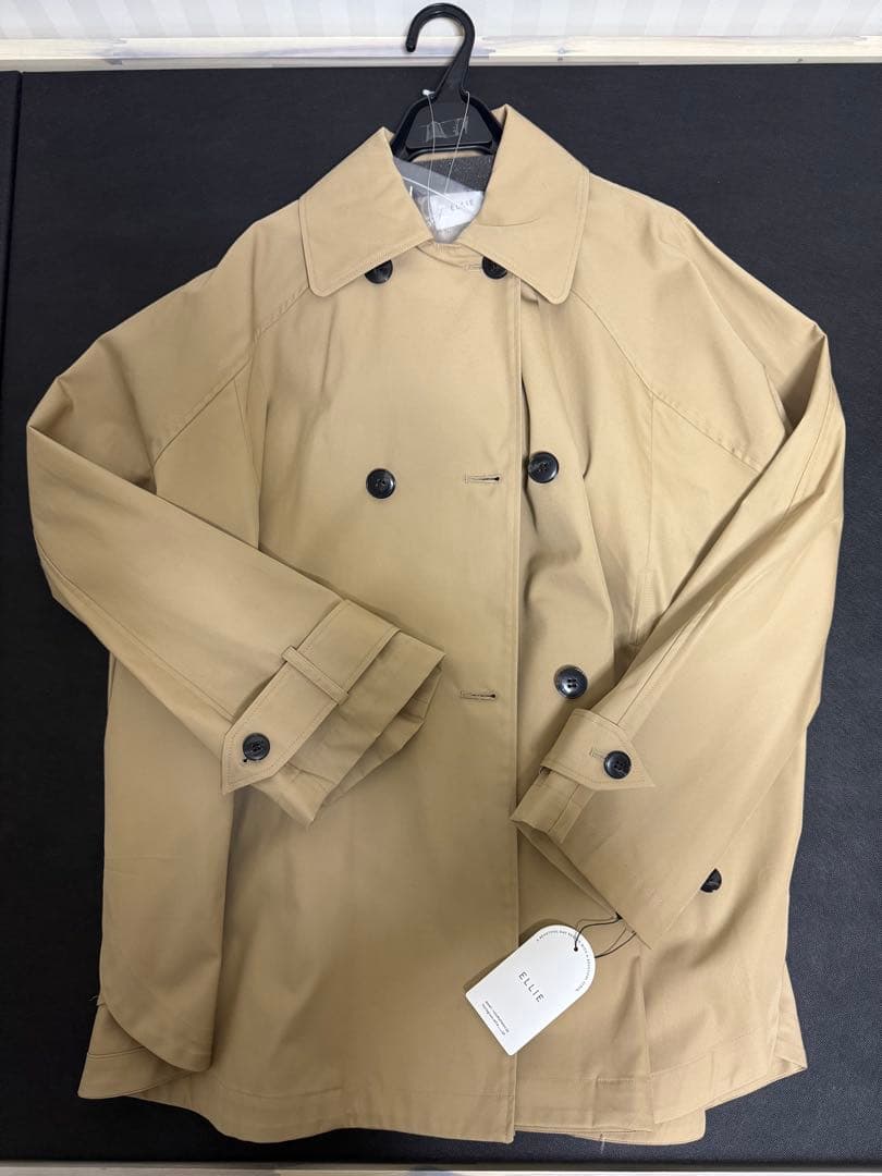 3日間限定価格！！　ELLIE エリー　ケープトレンチコート ベージュ