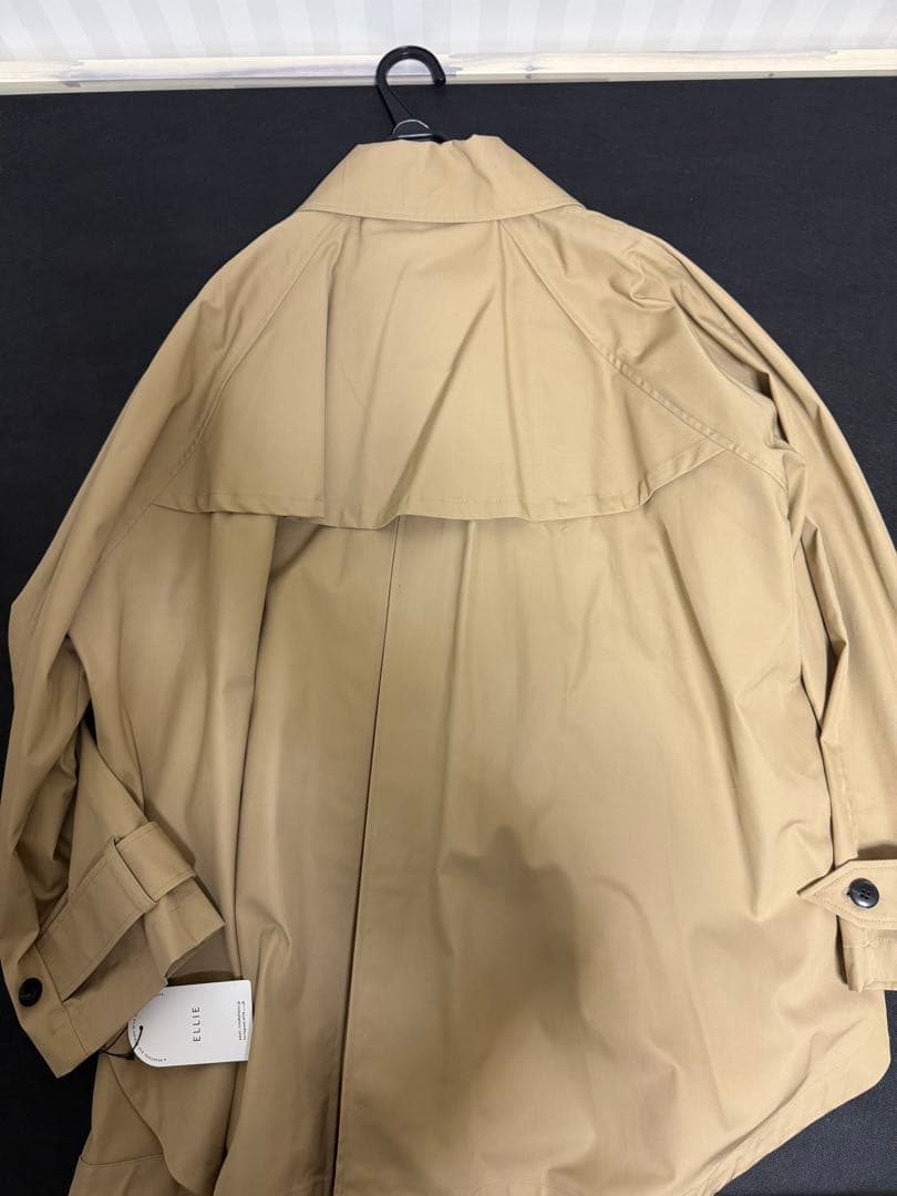 3日間限定価格！！　ELLIE エリー　ケープトレンチコート ベージュ