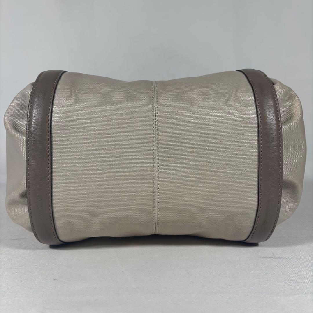 トッズ ハンドバッグ ショルダーバッグ 2way 斜め掛け チャーム ベージュ