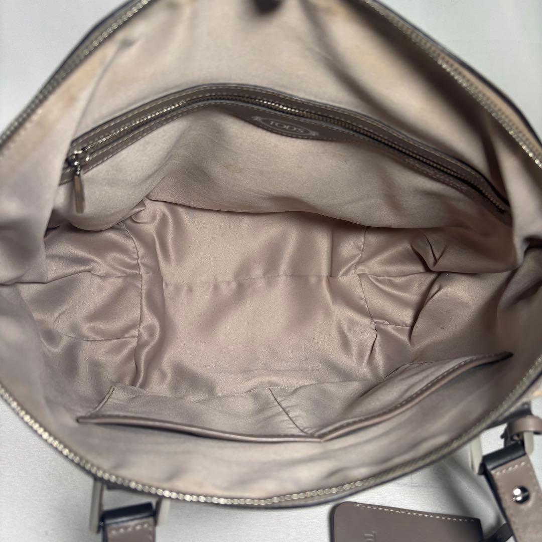 トッズ ハンドバッグ ショルダーバッグ 2way 斜め掛け チャーム ベージュ