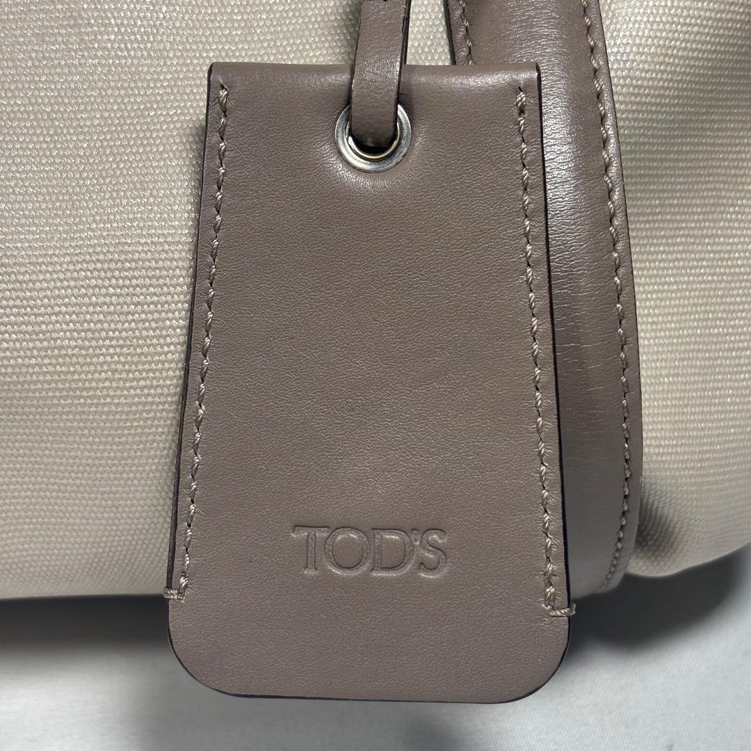トッズ ハンドバッグ ショルダーバッグ 2way 斜め掛け チャーム ベージュ